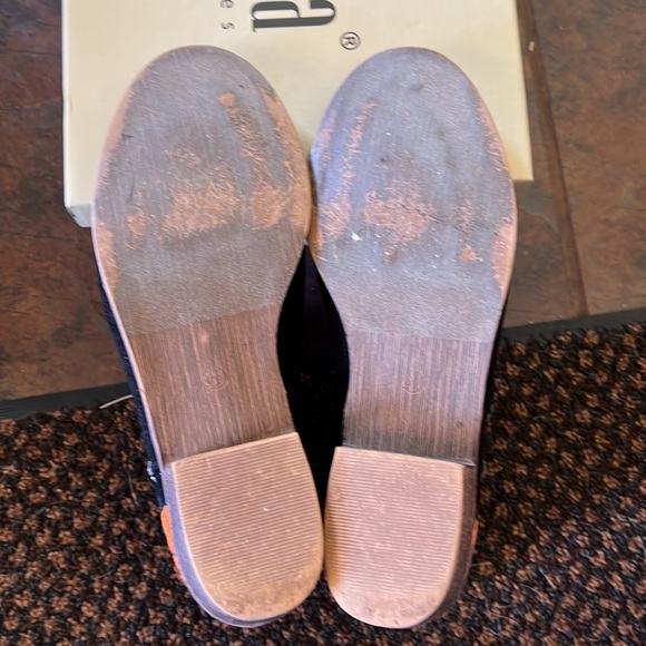 Tiara embroidered ankle boots, 6.5 - Picture 9 of 11